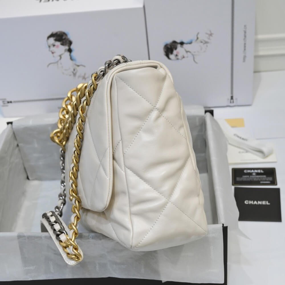 CHANEL 19 MAXI HANDBAG (high-end grade)