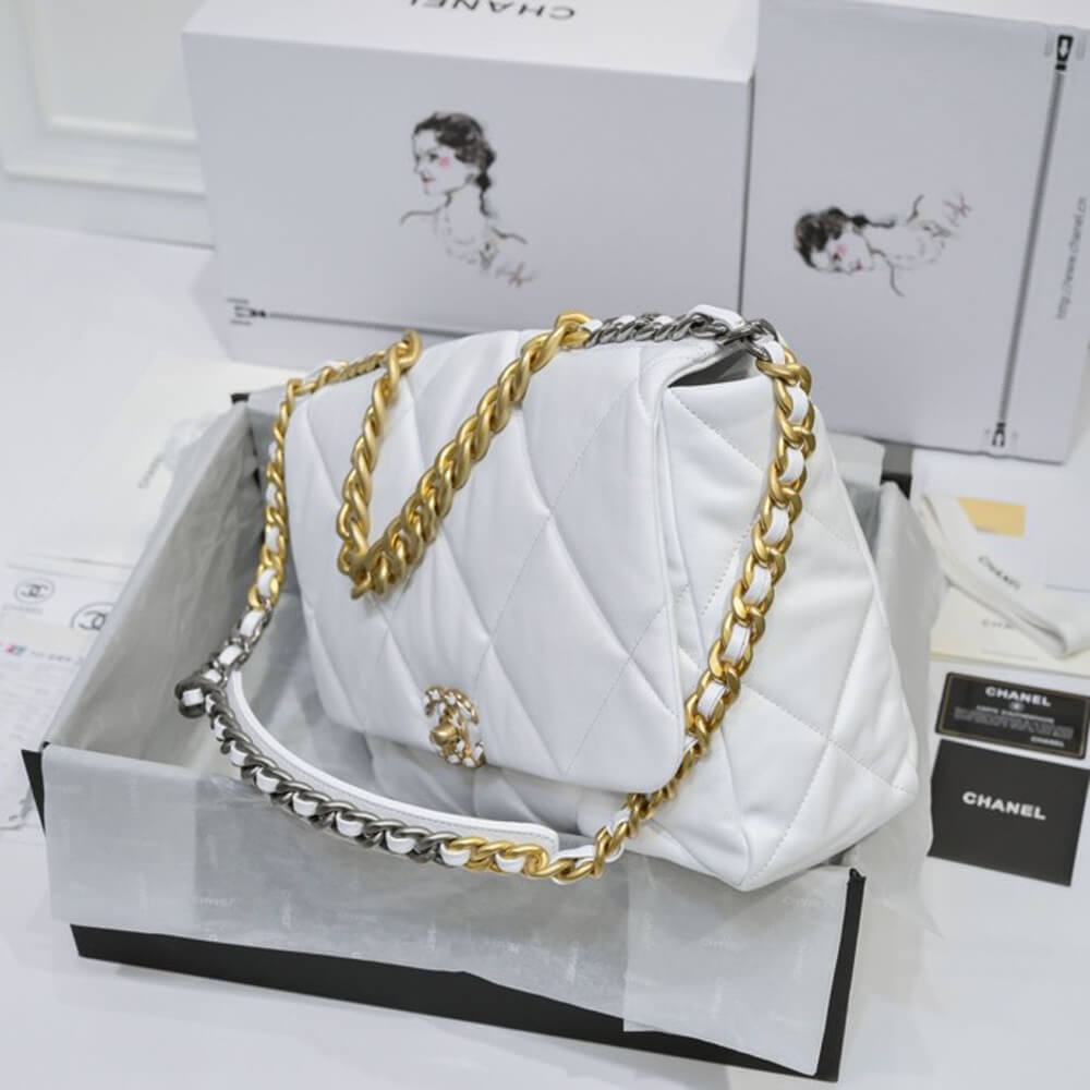 CHANEL 19 MAXI HANDBAG (high-end grade)