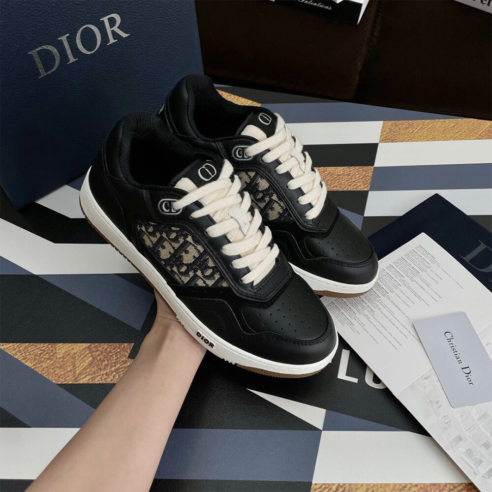 B27 LOW-TOP SNEAKER