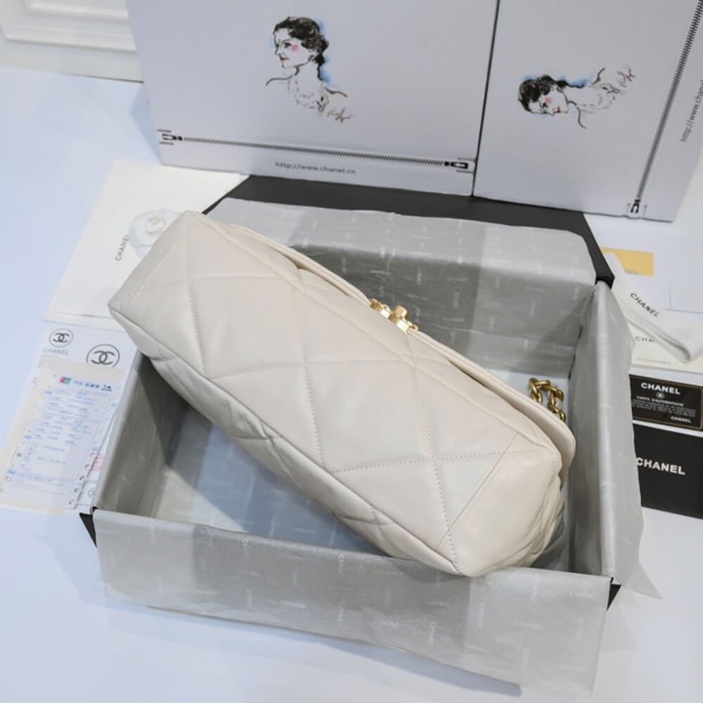 CHANEL 19 MAXI HANDBAG (high-end grade)