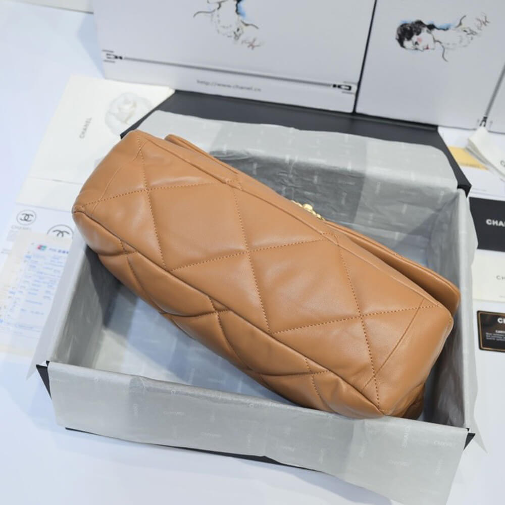 CHANEL 19 MAXI HANDBAG (high-end grade)