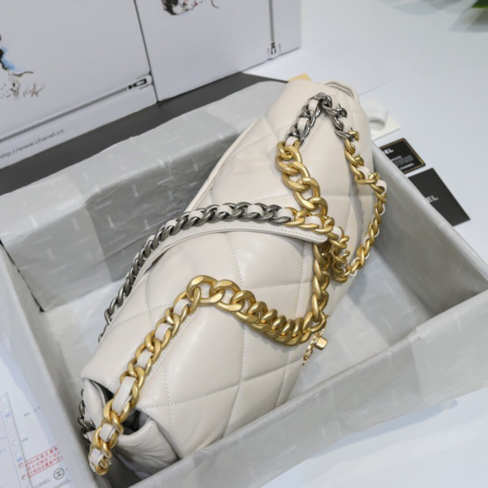 CHANEL 19 MAXI HANDBAG (high-end grade)