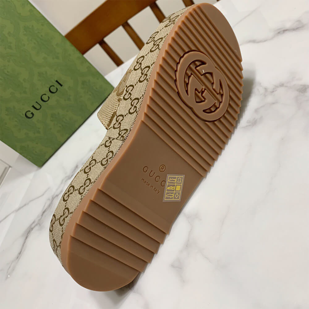 Women’s platform slide sandal
