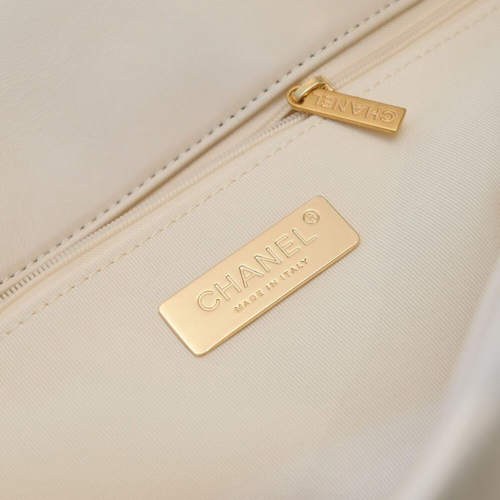CHANEL 19 MAXI HANDBAG (high-end grade)