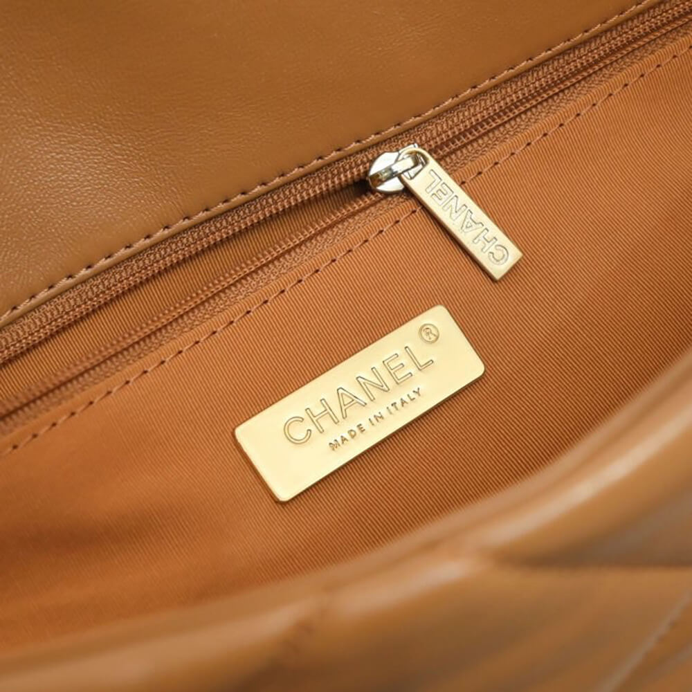CHANEL 19 MAXI HANDBAG (high-end grade)
