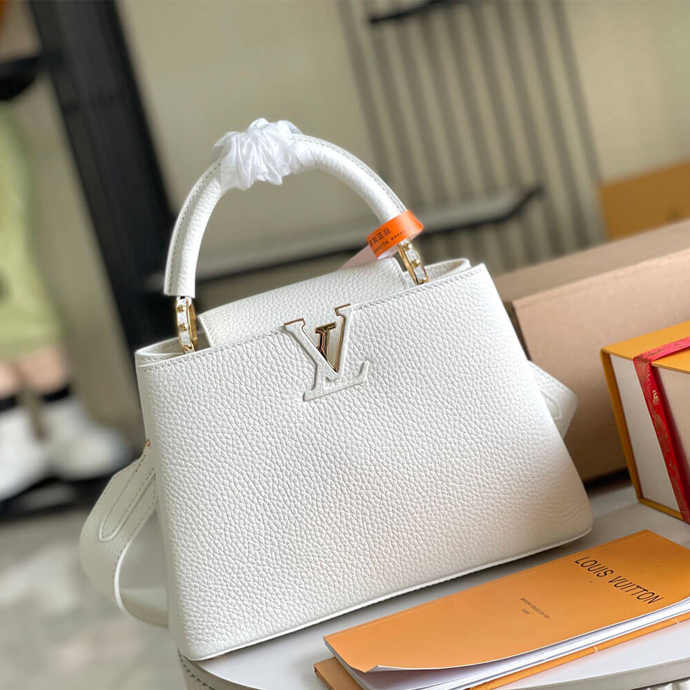 LV Capucines BB
