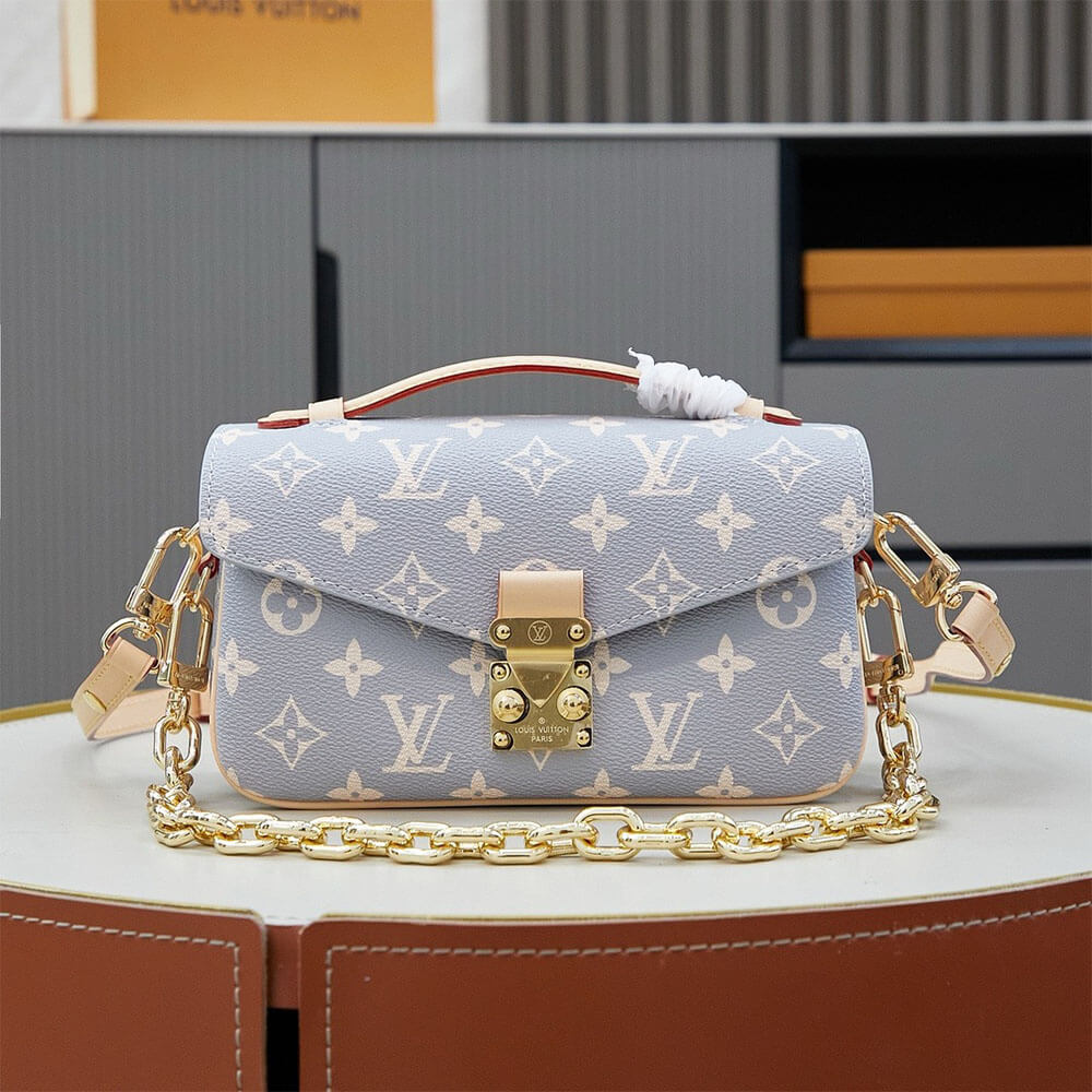 LV Pochette Metis East West