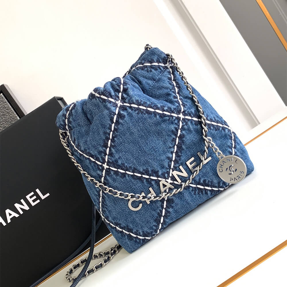 CHANEL 22 MINI HANDBAG