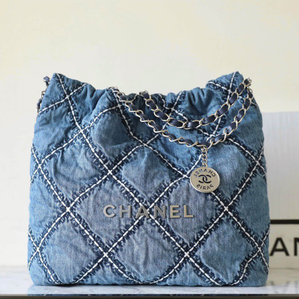 CHANEL 22 SMALL HANDBAG