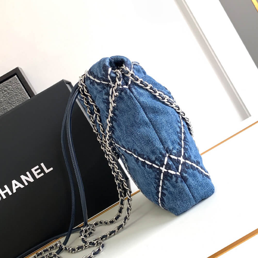 CHANEL 22 MINI HANDBAG