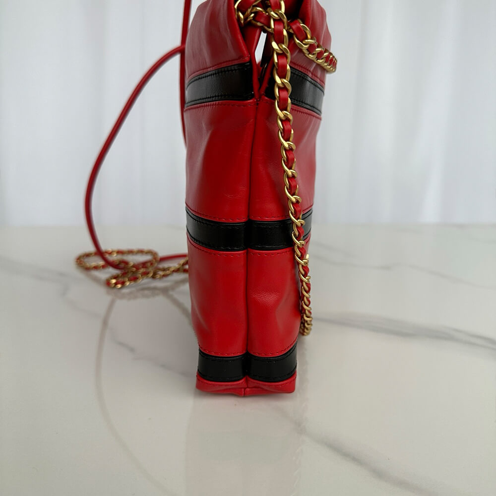 CHANEL 22 MINI HANDBAG