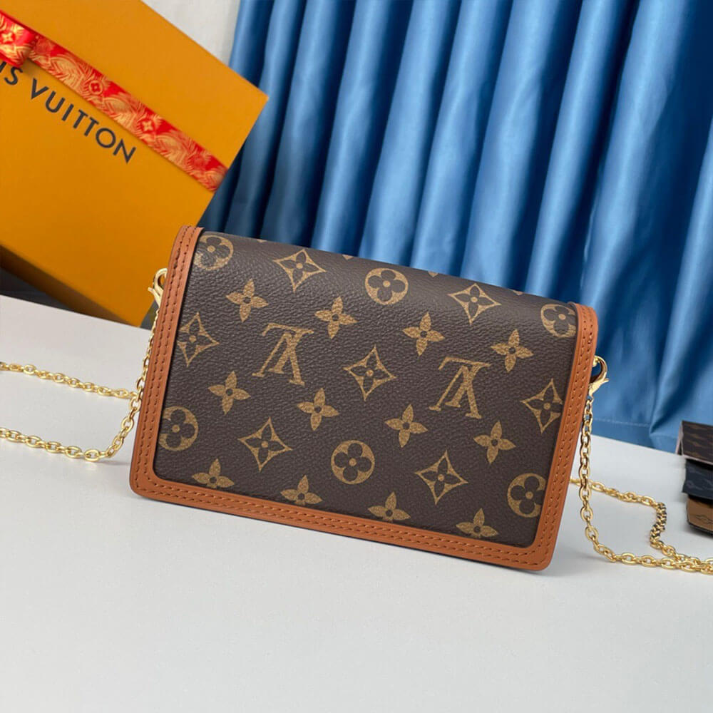 LV Dauphine East West