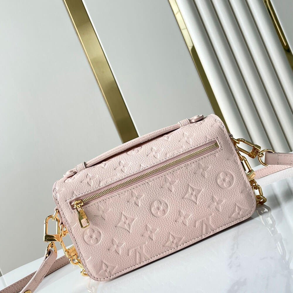 LV Pochette Metis East West