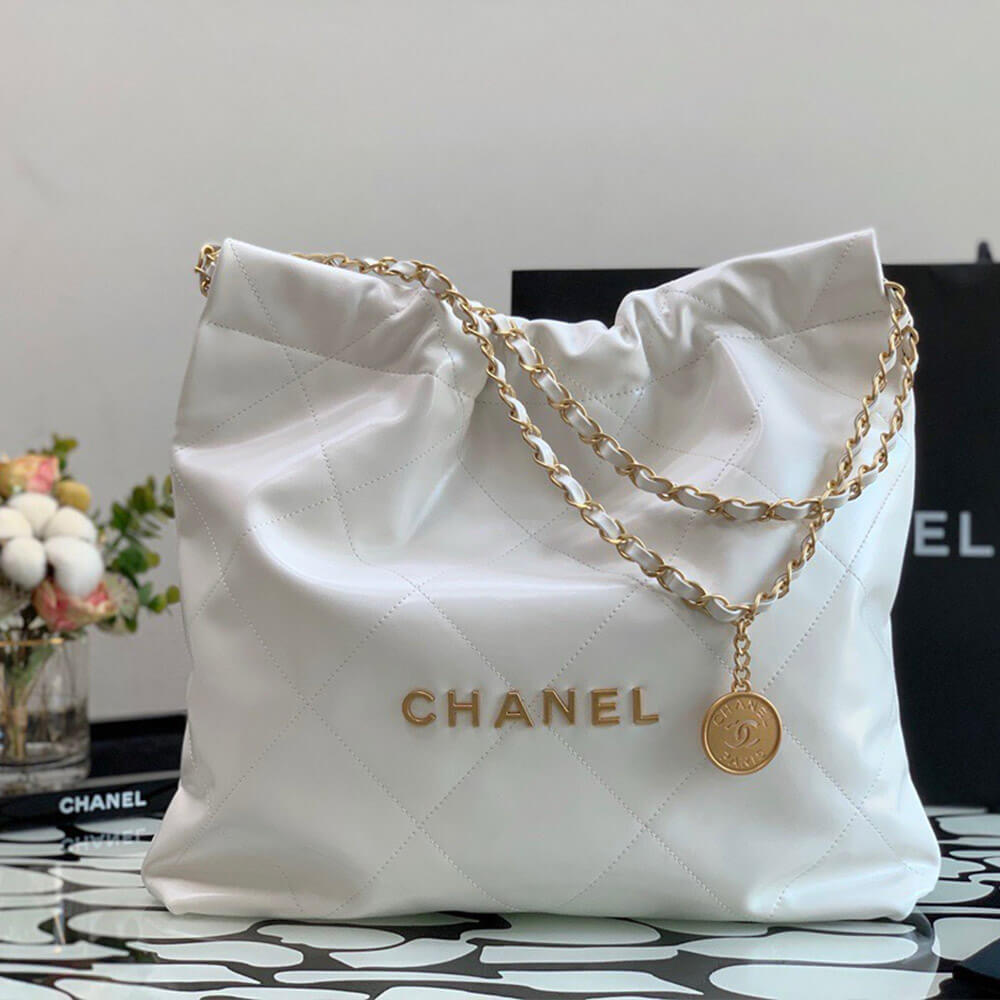 CHANEL 22 SMALL HANDBAG