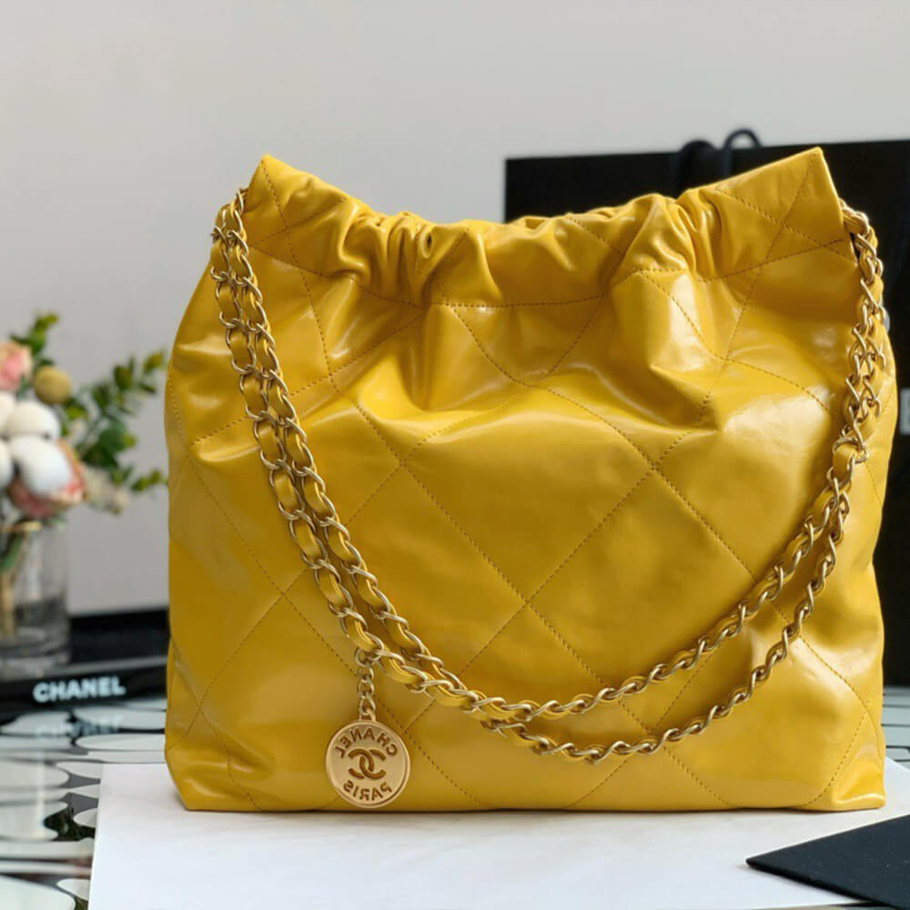 CHANEL 22 SMALL HANDBAG