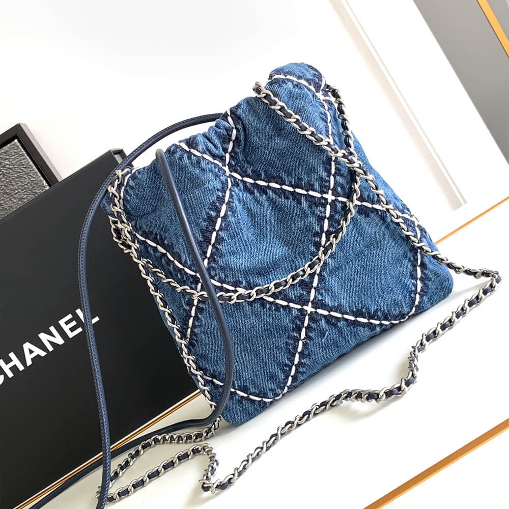 CHANEL 22 MINI HANDBAG