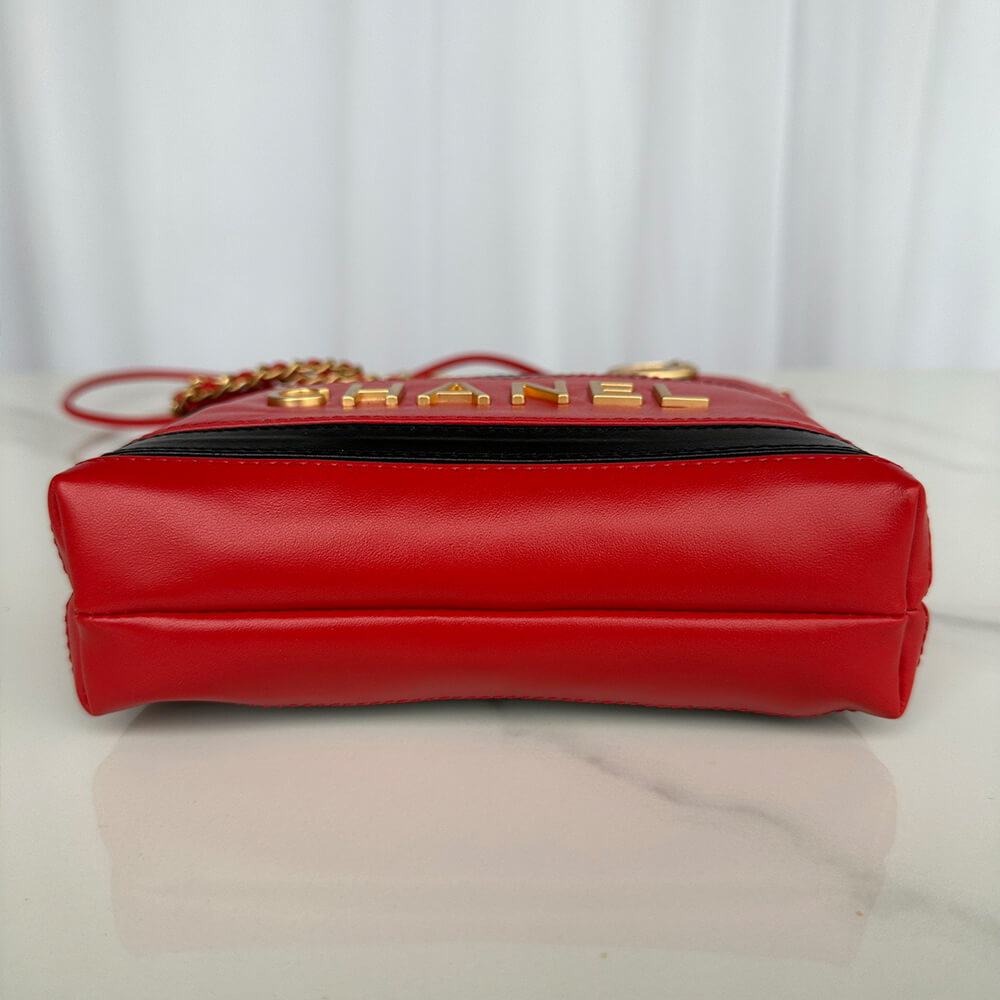 CHANEL 22 MINI HANDBAG