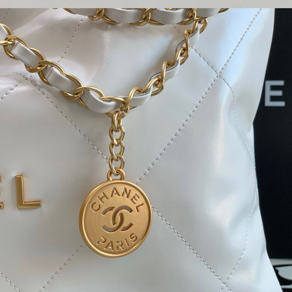 CHANEL 22 SMALL HANDBAG