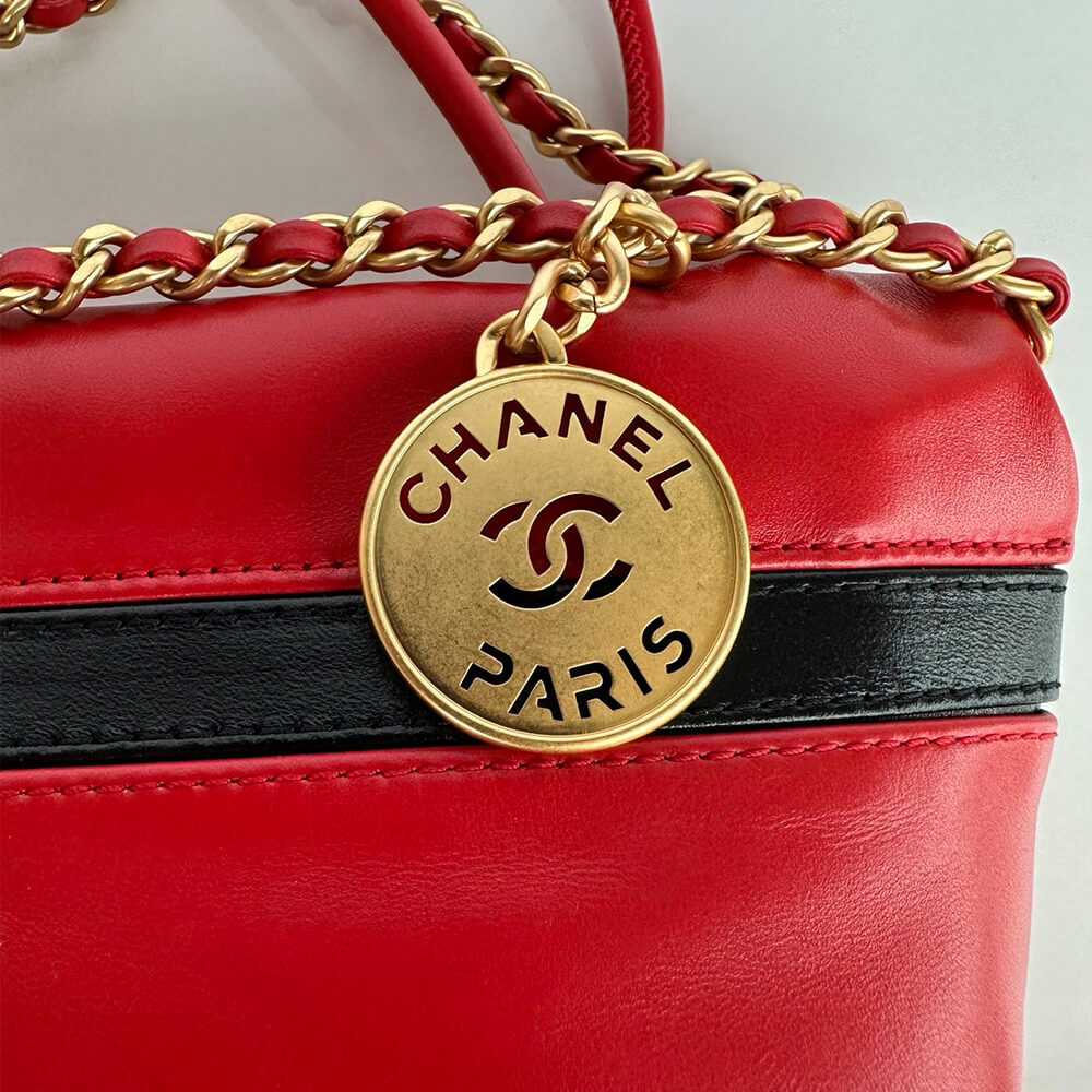 CHANEL 22 MINI HANDBAG