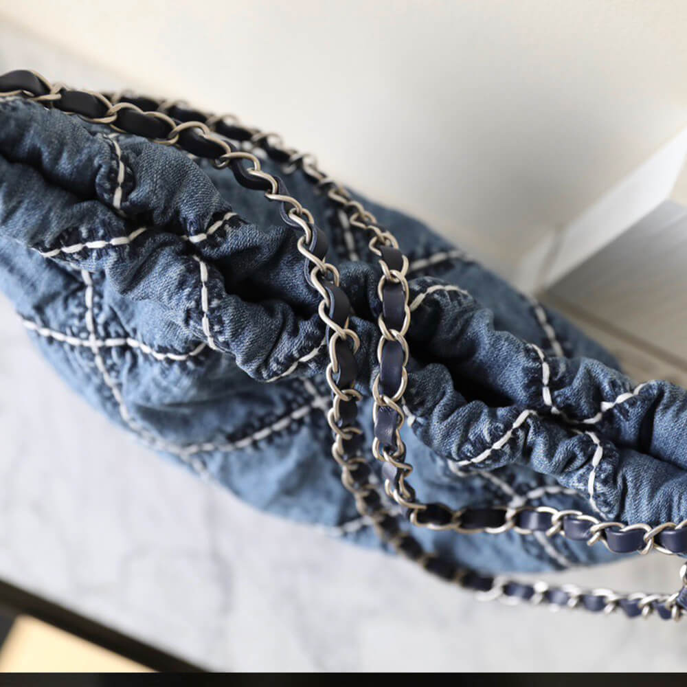 CHANEL 22 SMALL HANDBAG