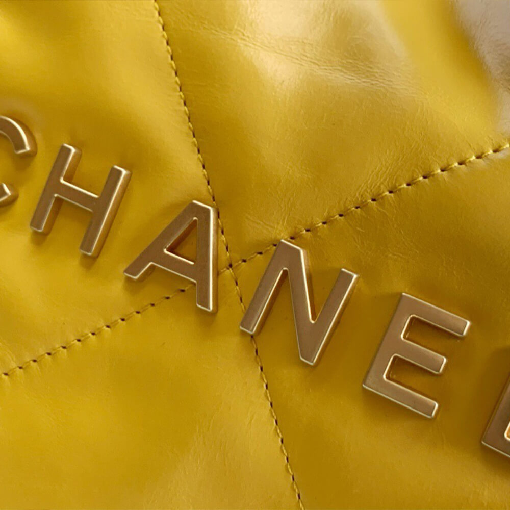 CHANEL 22 SMALL HANDBAG