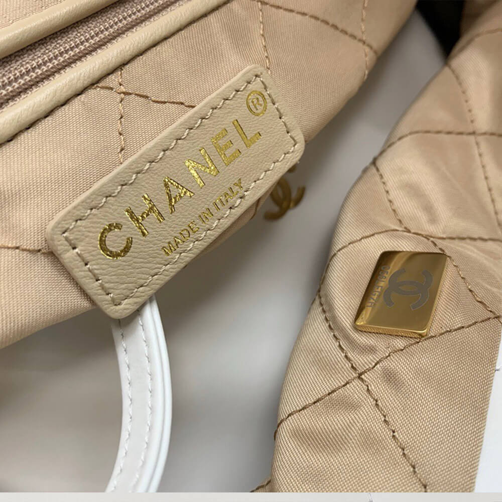 CHANEL 22 SMALL HANDBAG