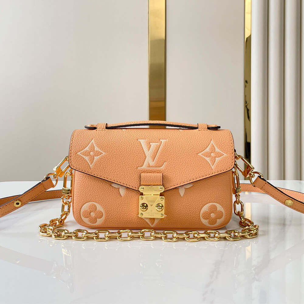 LV Pochette Métis East West