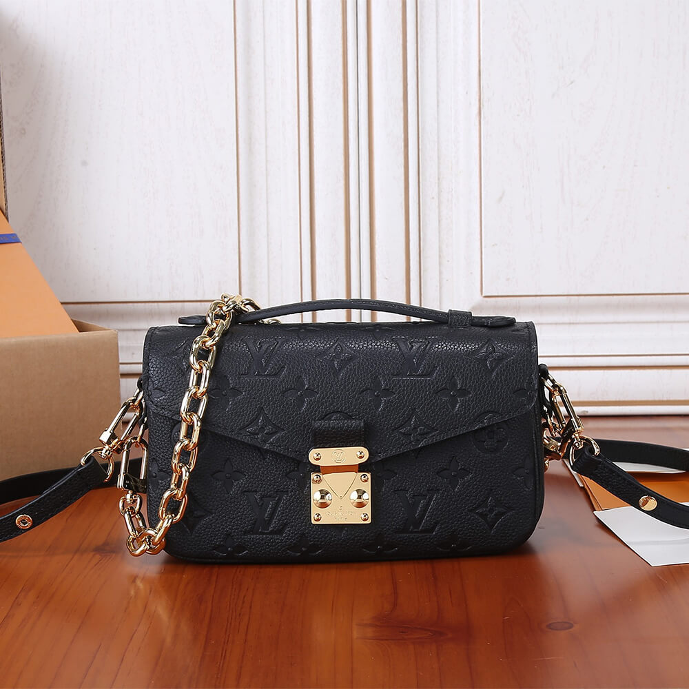 LV Pochette Métis East West
