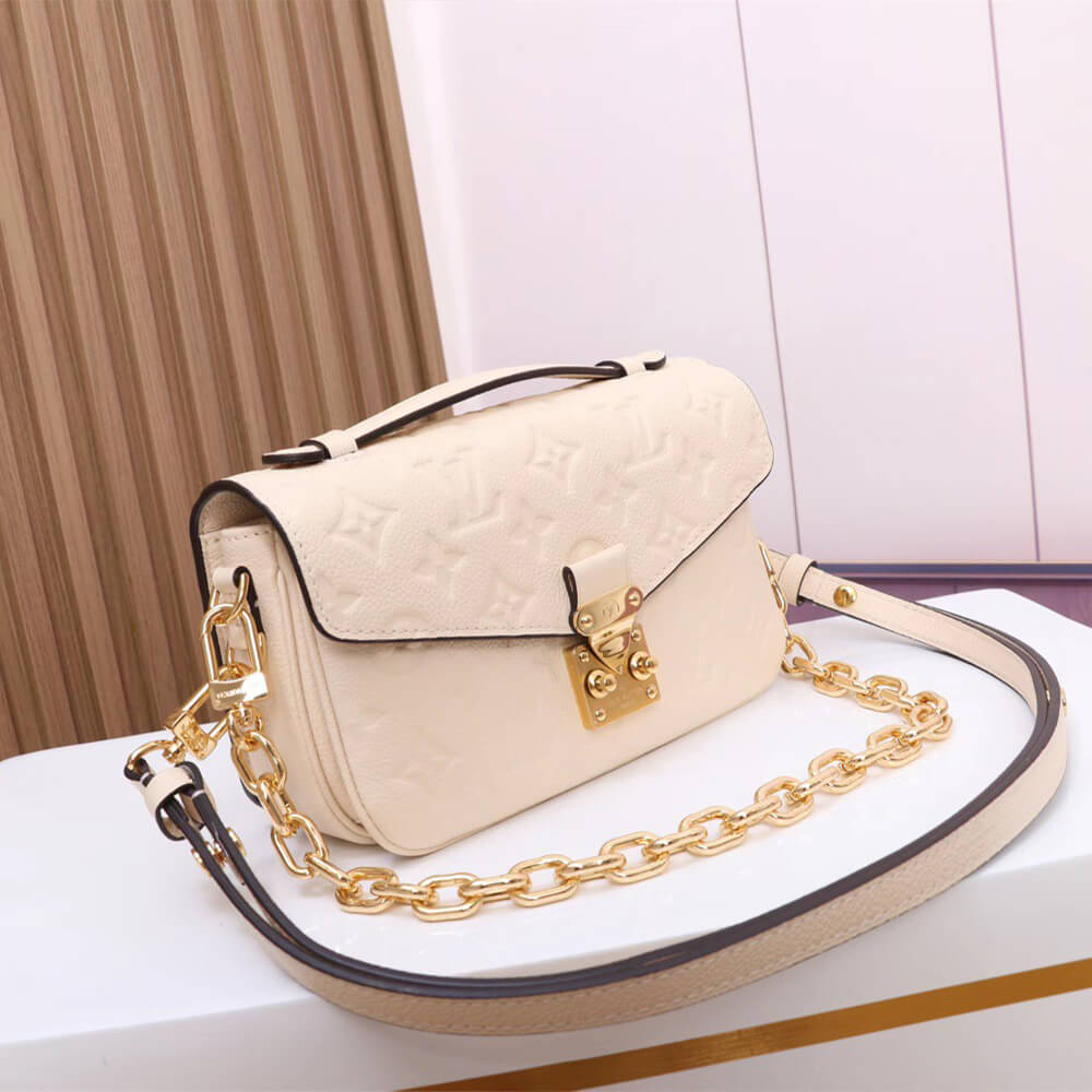 LV Pochette Métis East West