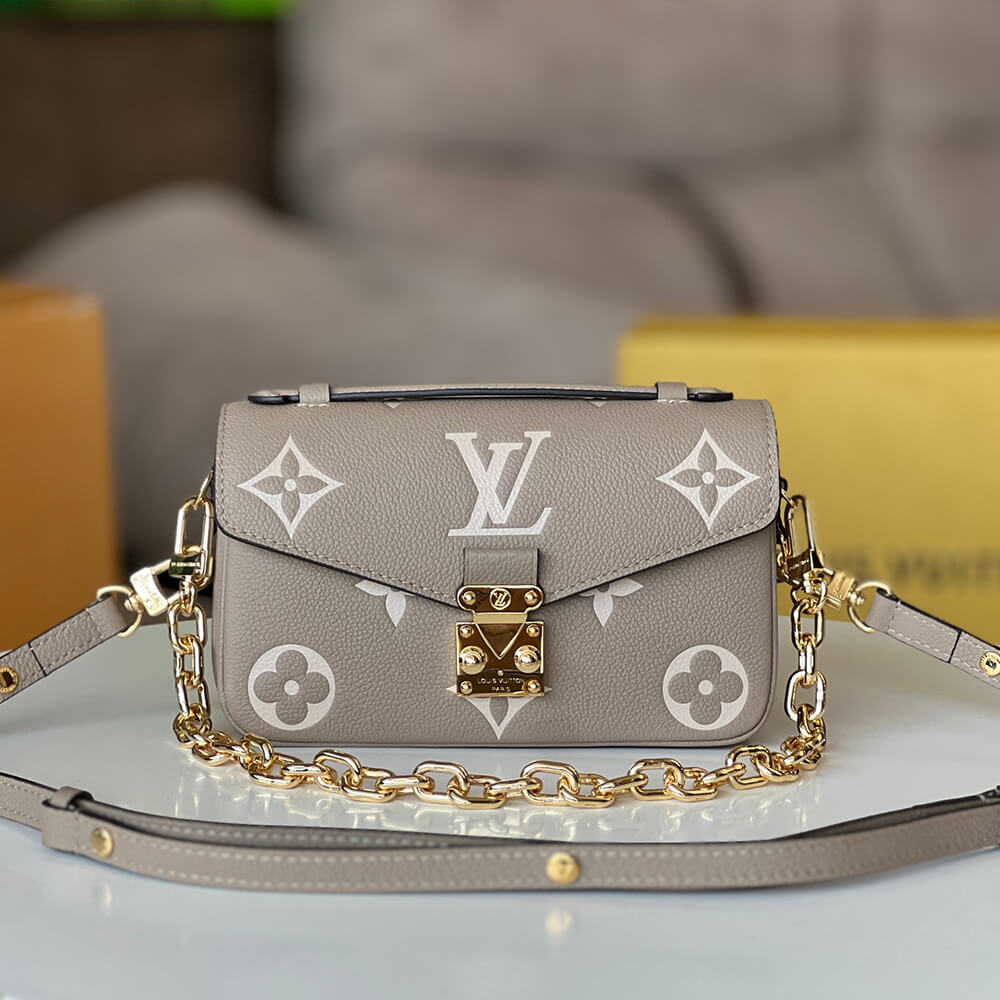 LV Pochette Métis East West