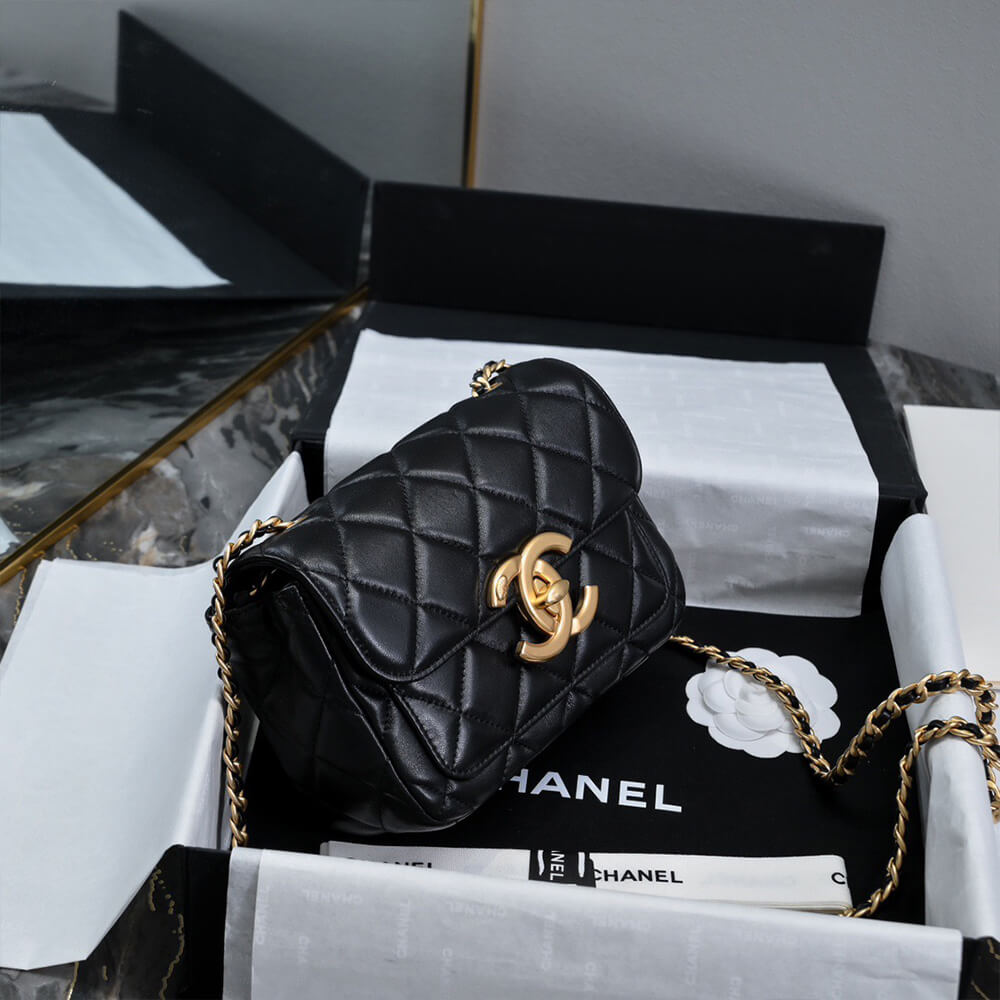 CHANEL MINI FLAP BAG (high-end grade)