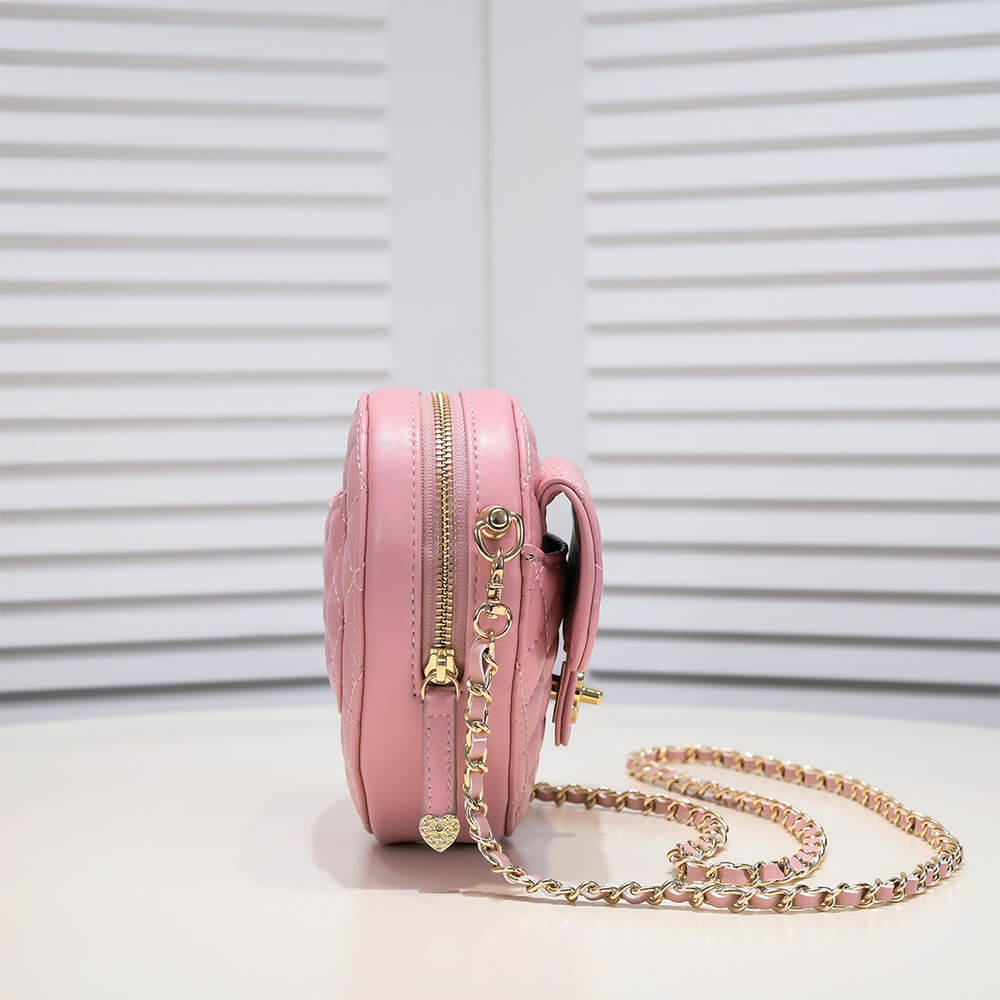 CHANEL 22s Heart Bag