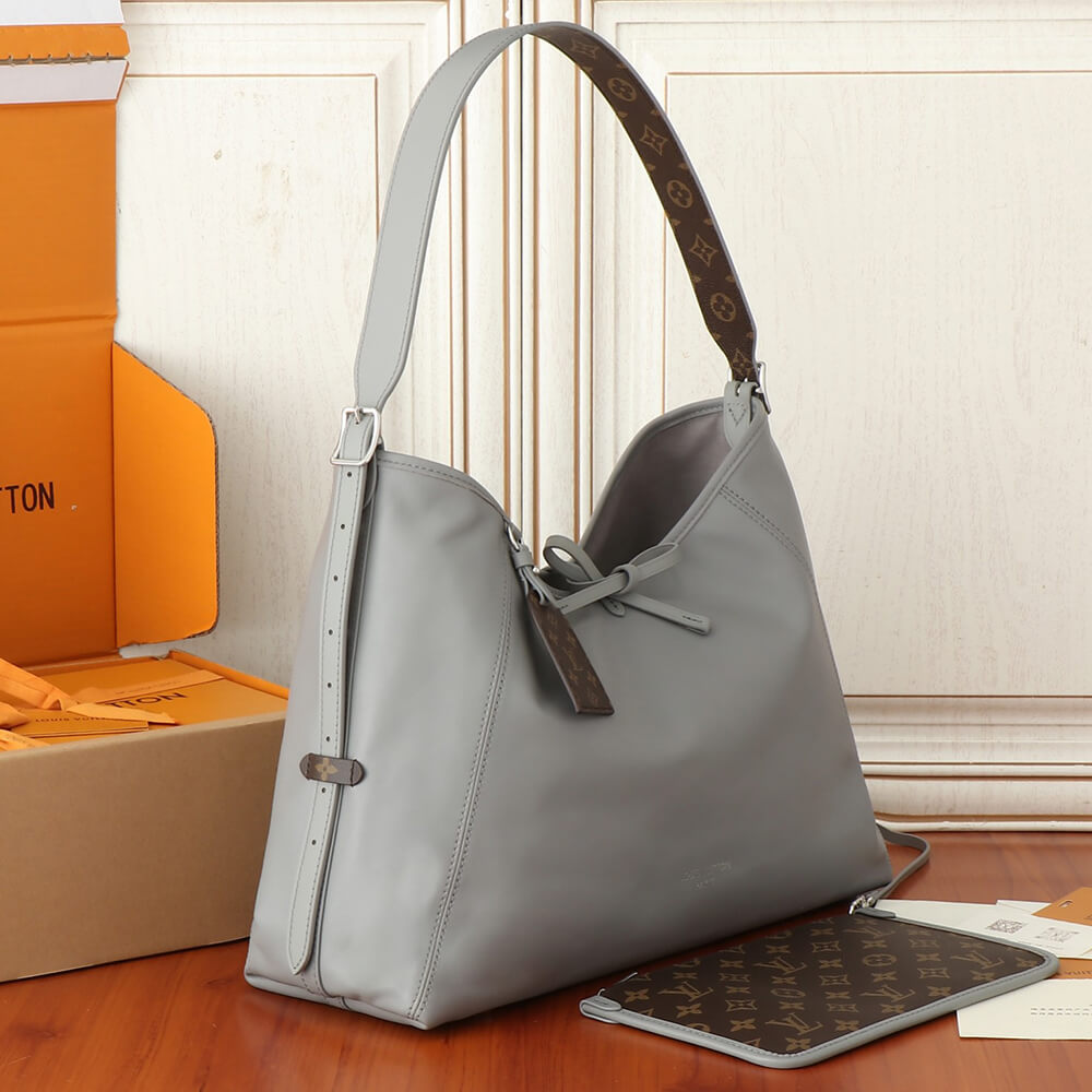 LV CarryAll Vibe MM