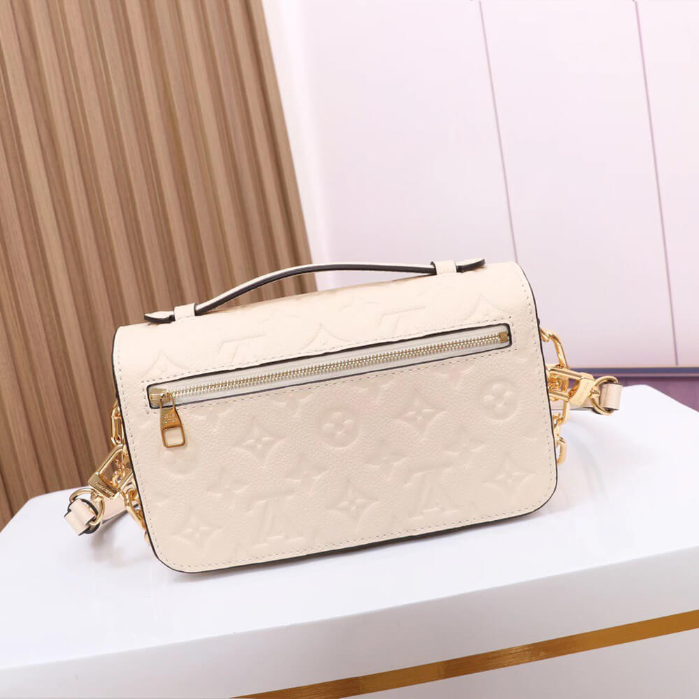 LV Pochette Métis East West