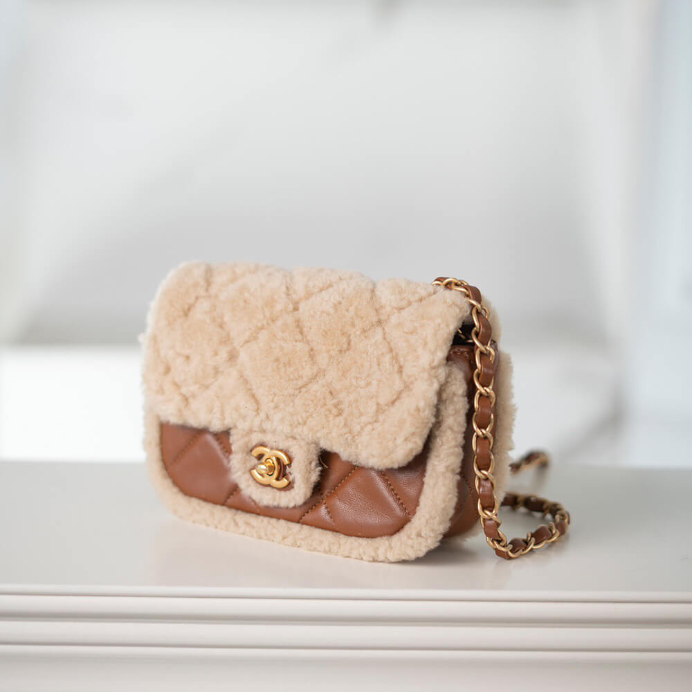 CHANEL Mini Flap Bag (high-end grade)