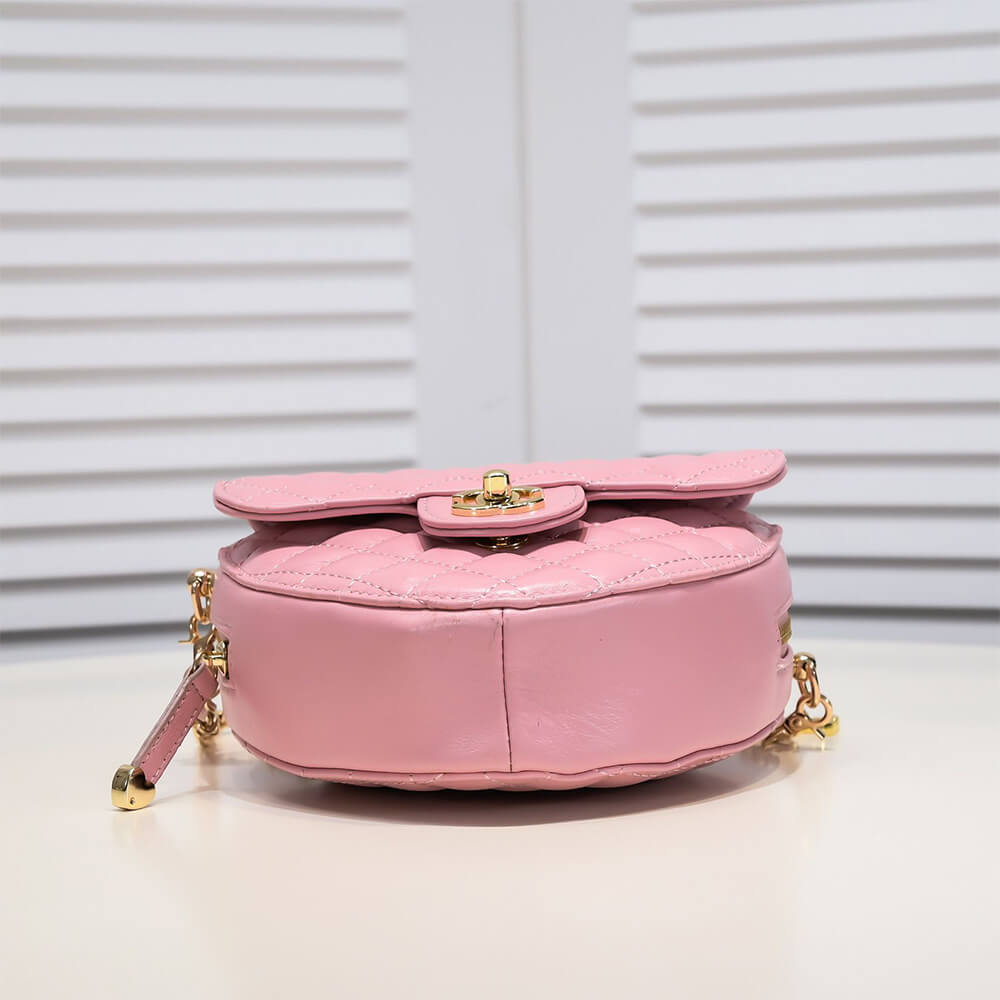 CHANEL 22s Heart Bag