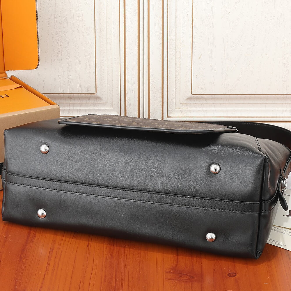 LV CarryAll Vibe MM