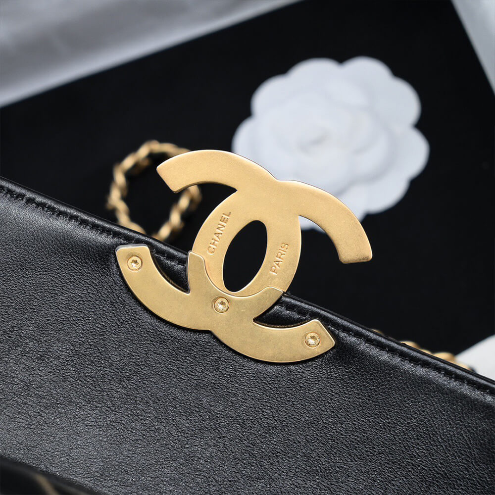 CHANEL MINI FLAP BAG (high-end grade)