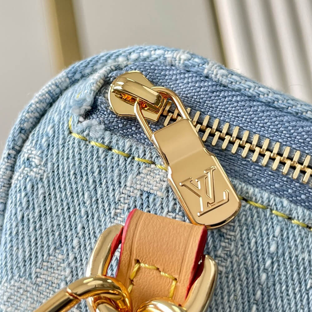 LV MINI BUMBAG GLOVES