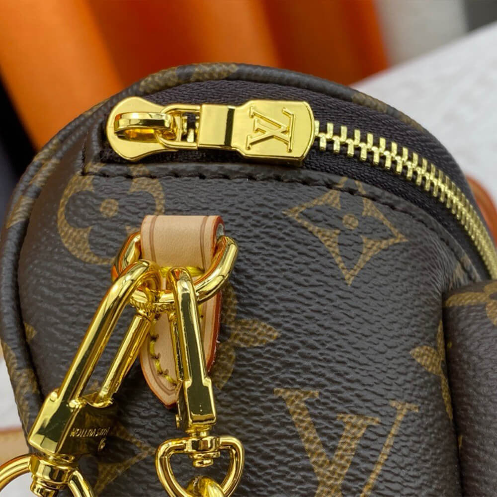 LV MINI BUMBAG GLOVES