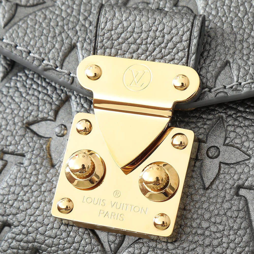 LV Pochette Métis East West