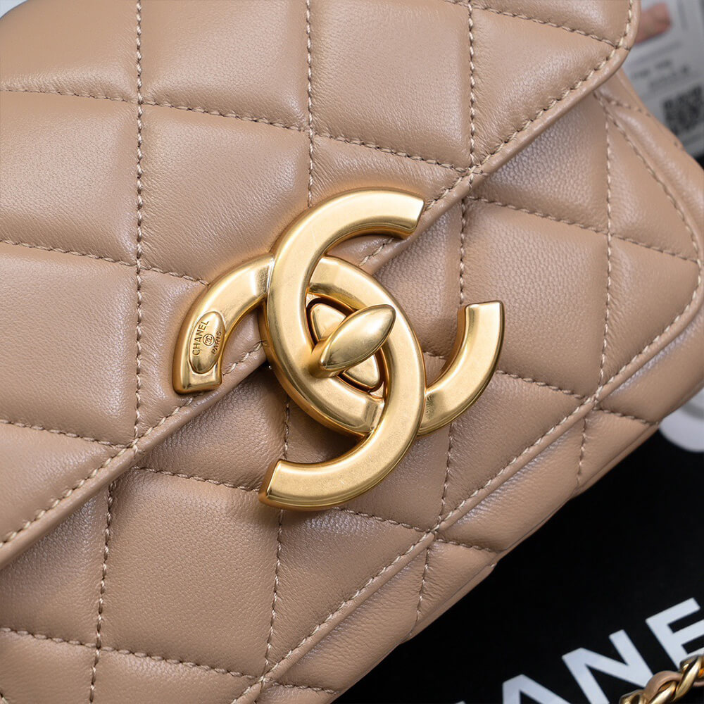 CHANEL MINI FLAP BAG (high-end grade)