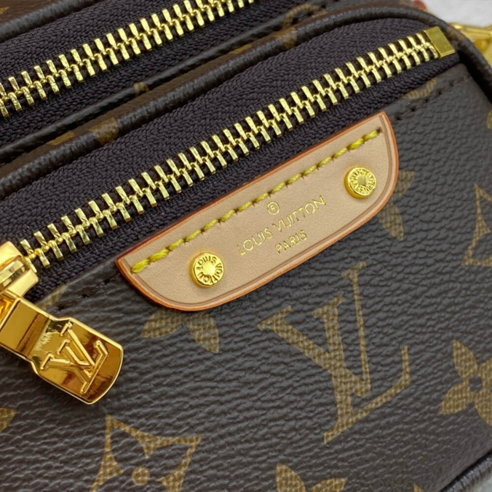 LV MINI BUMBAG GLOVES