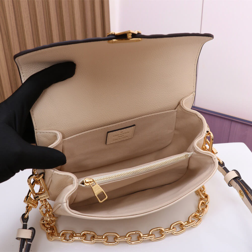 LV Pochette Métis East West