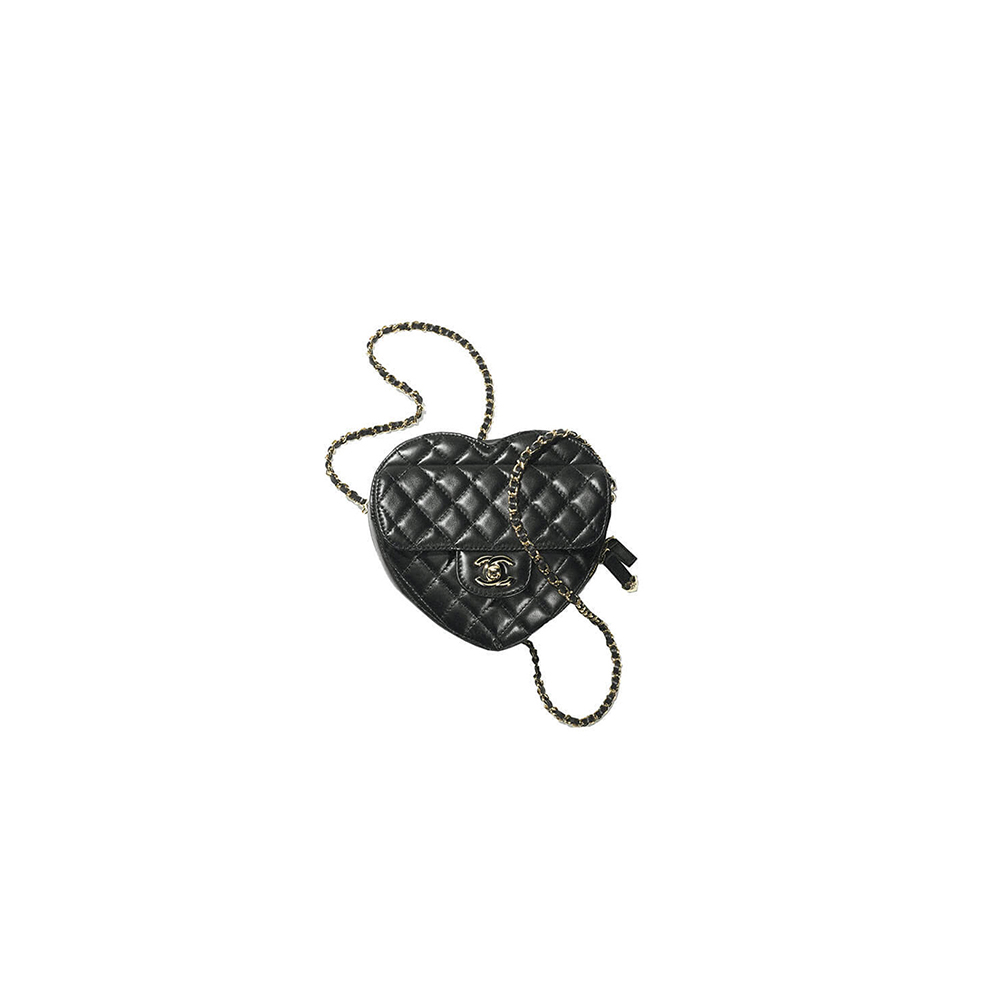 CHANEL 22s Heart Bag