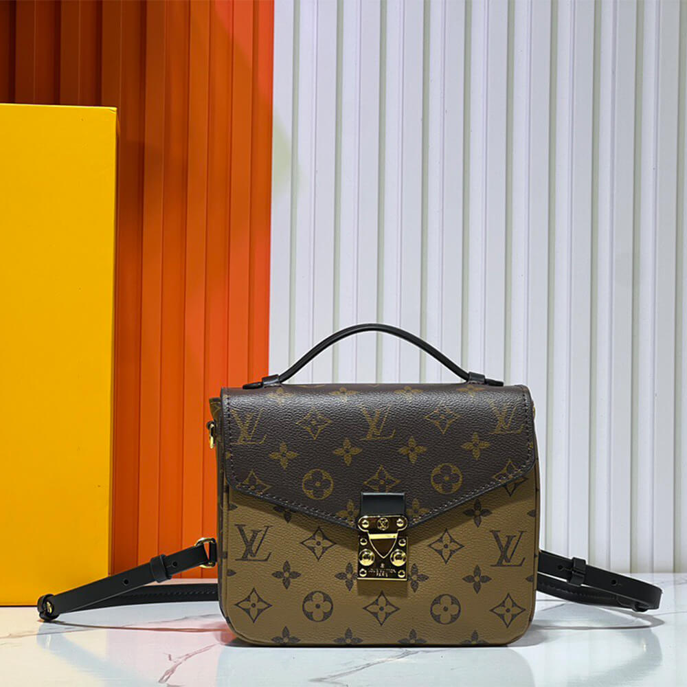LV Pochette Metis