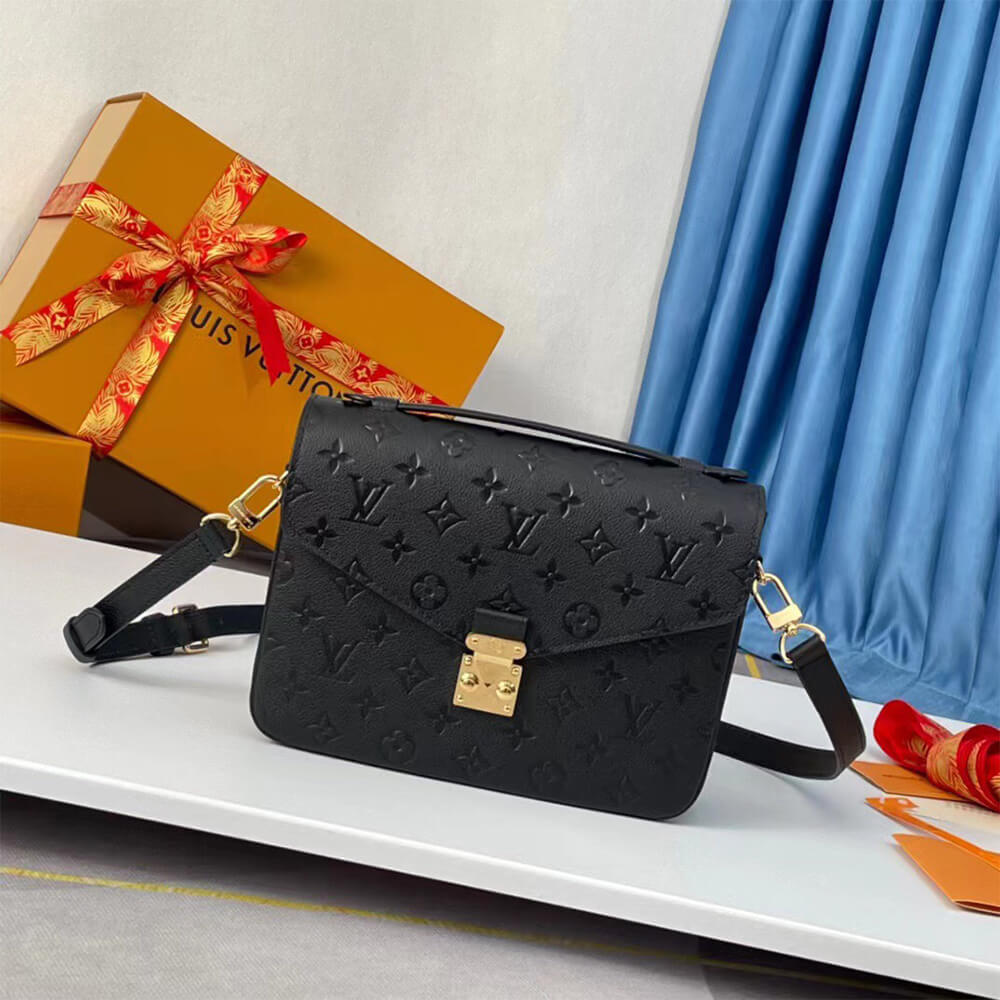 LV Pochette Metis