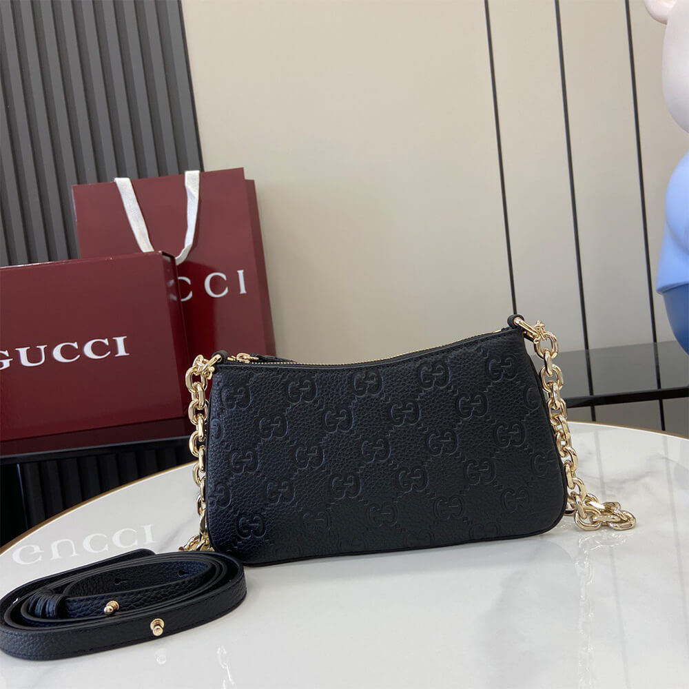 GG Emblem medium shoulder bag