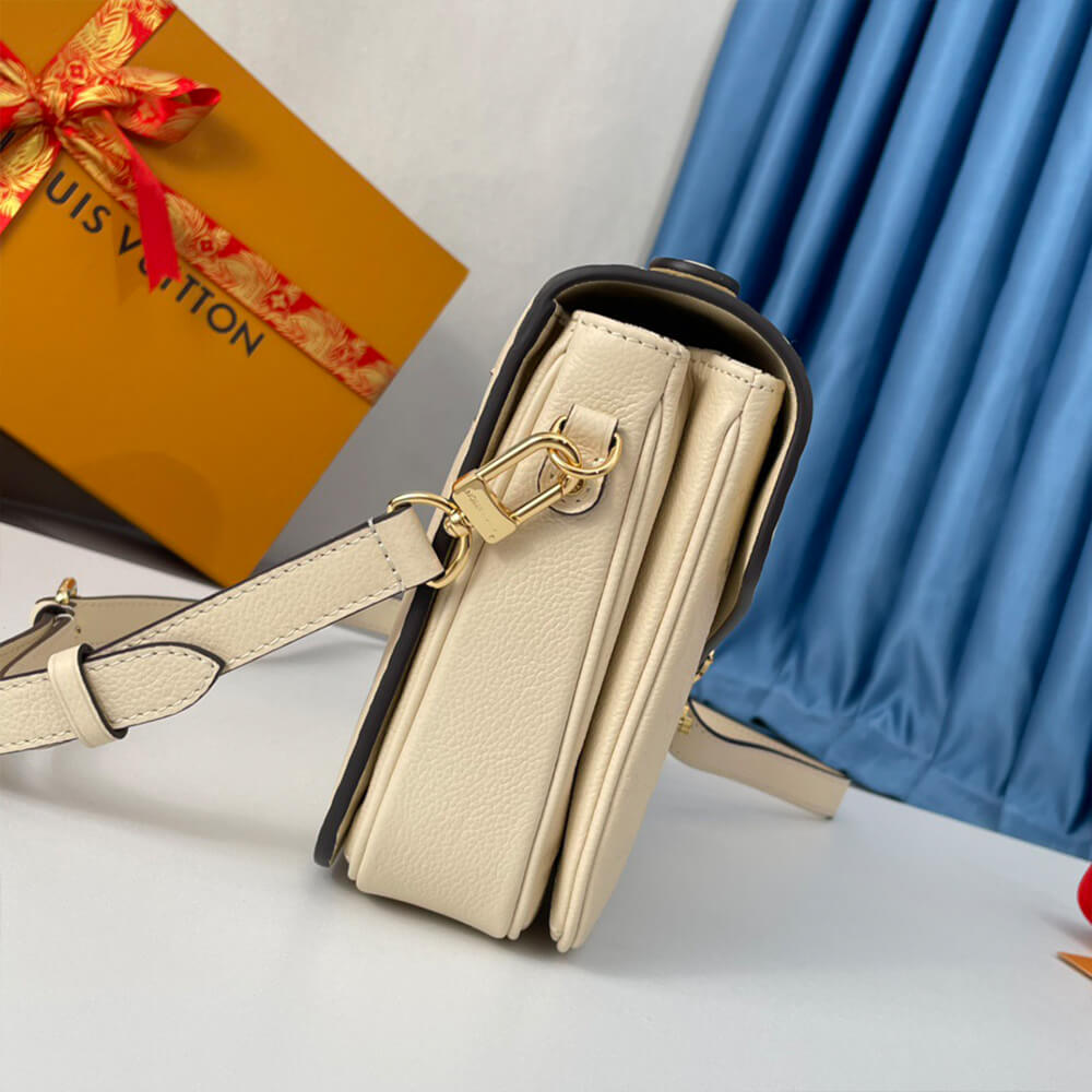 LV Pochette Metis
