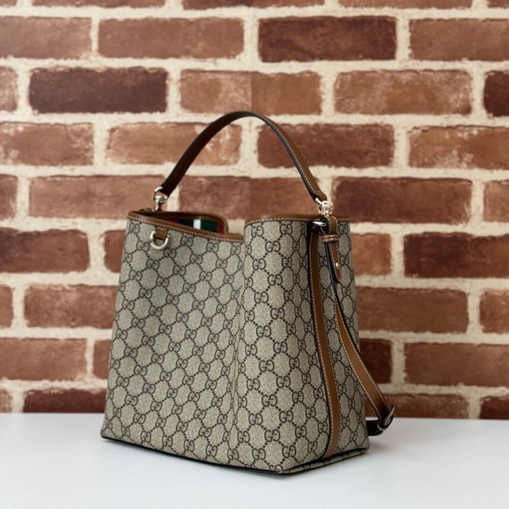 GG Emblem small shoulder bag